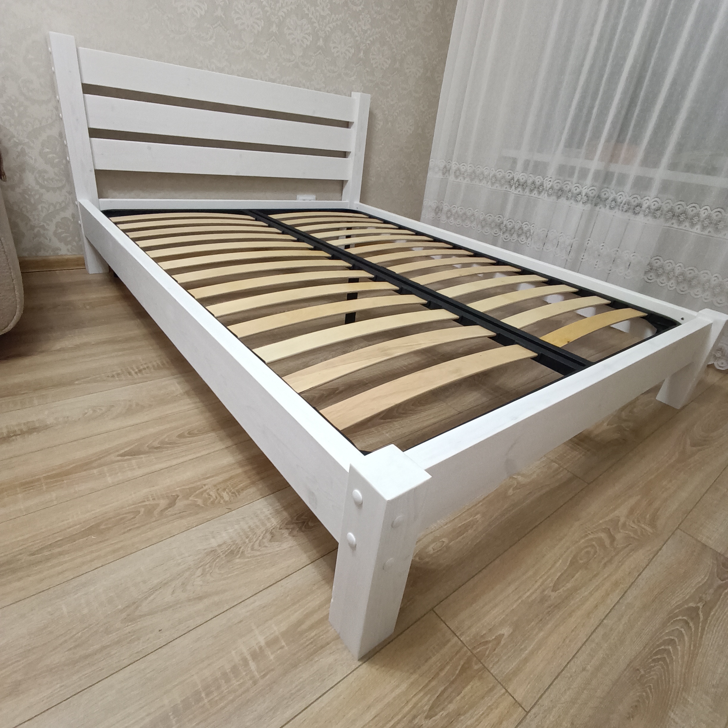 Деревянная кровать Свер Белая ортопедическим основанием