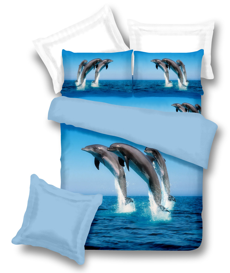 Трио дельфинов